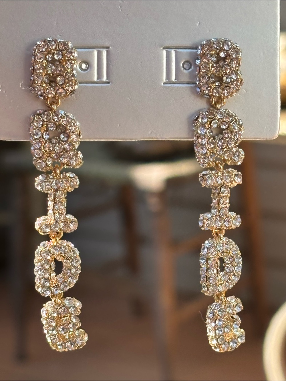 Sparkly earrings. - Picture 3 of 4